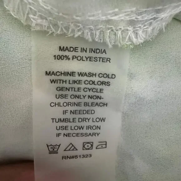 VINCE CAMUTO Floral Ruffle Flutter Short Sleeve Blouse Bright Emerald NWT Medium - Picture 9 of 9